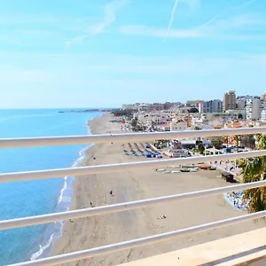 https://luminoso-estudio-en-castillo-santa-clara.1costadelsol.com